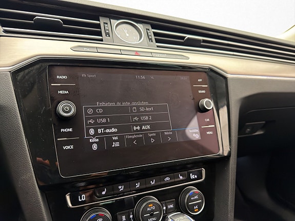 Volkswagen Passat 20 of 30