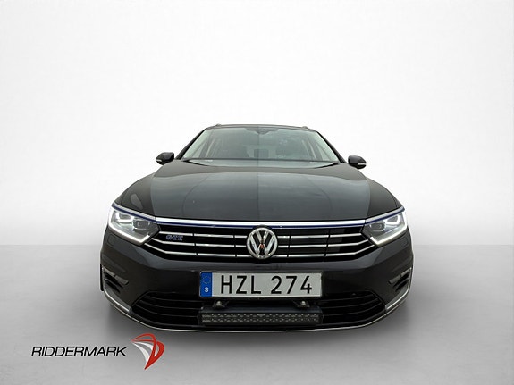 Volkswagen Passat 2 of 5