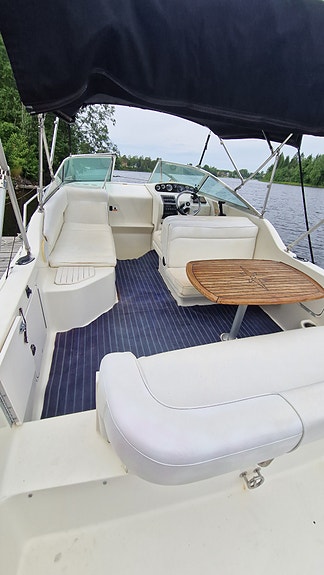 Sea Ray Sundancer 250 2 of 11