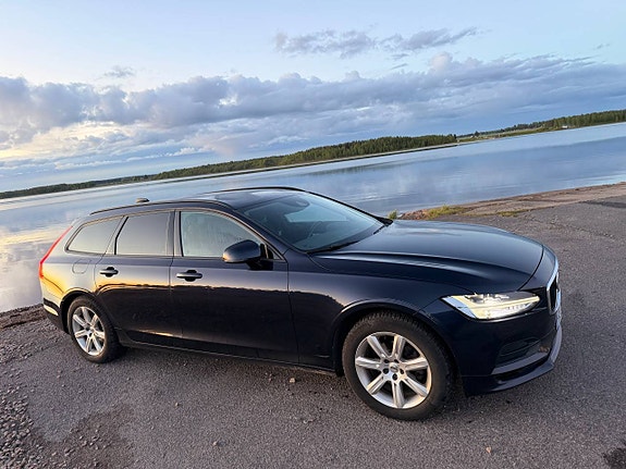 Volvo V90 2 of 7