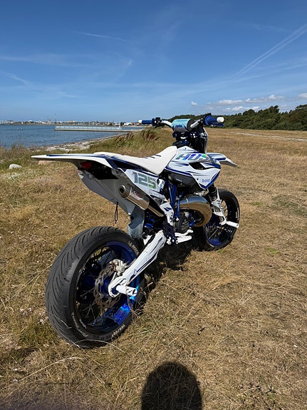 Husaberg TE 125 2 of 9