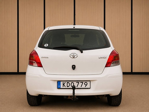 Toyota Yaris 7 of 11