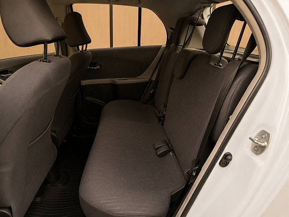 Toyota Yaris 11 of 11