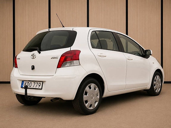 Toyota Yaris 6 of 11