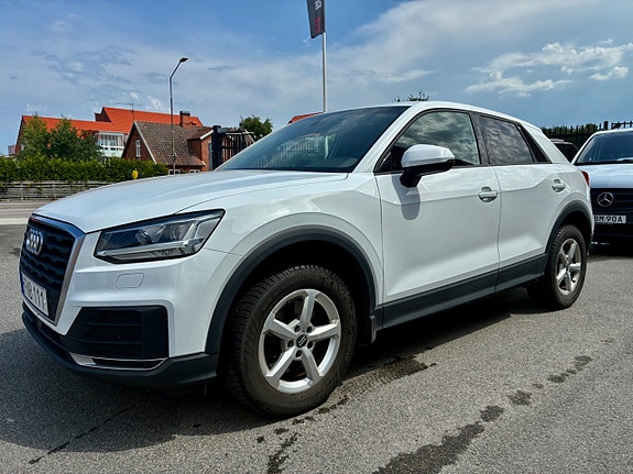 Audi Q2 2 of 5
