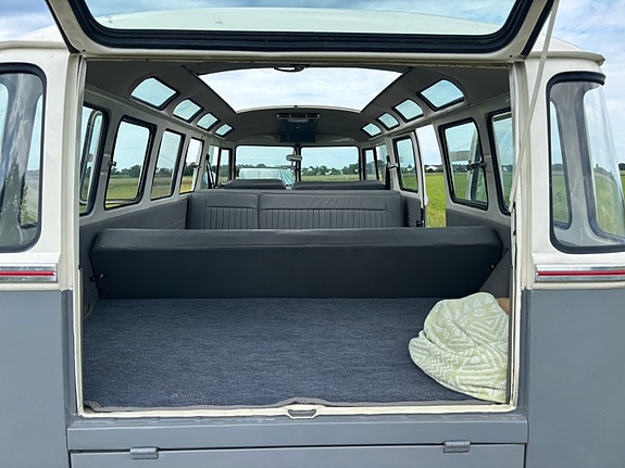 Volkswagen Kombi 3 of 5