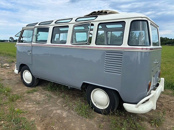 Volkswagen Kombi 2 of 5
