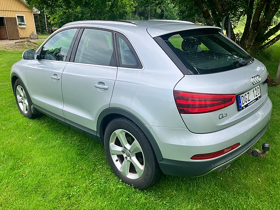 Audi Q3 2 of 5