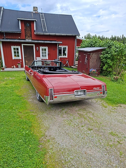 Oldsmobile Ninety Eight 5 of 5