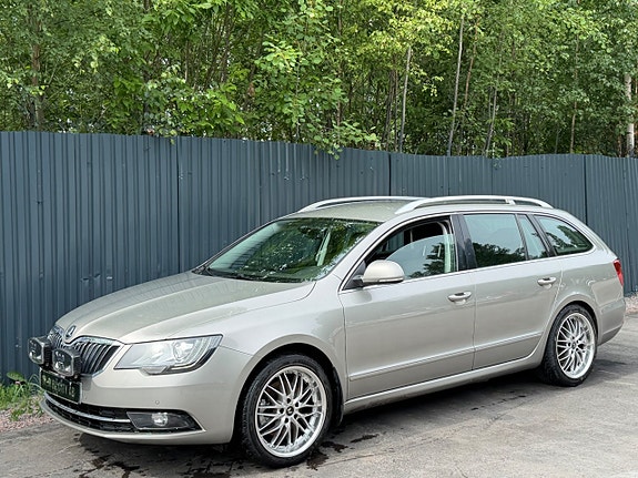 Skoda Superb 2 of 5
