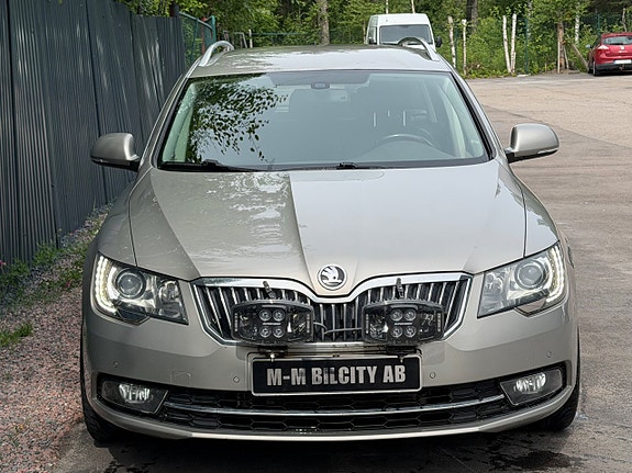 Skoda Superb 3 of 5