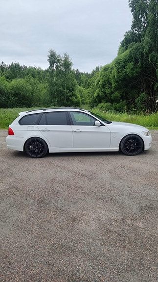 BMW 318d 3 of 7