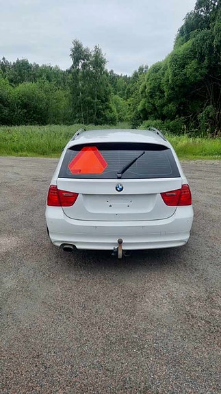 BMW 318d 5 of 7