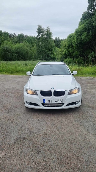 BMW 318d 2 of 7