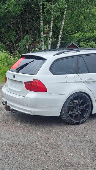 BMW 318d 4 of 7