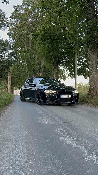 BMW 340i 16 of 19