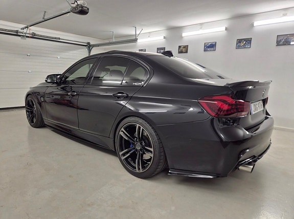 BMW 340i 4 of 5
