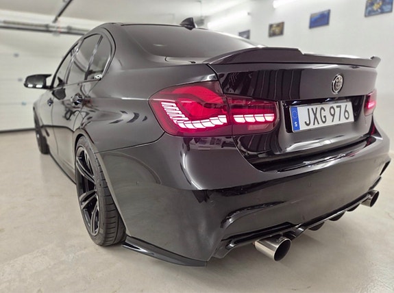 BMW 340i 11 of 19