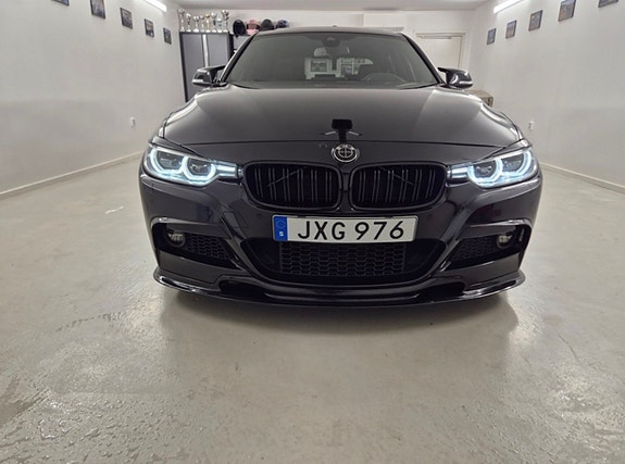 BMW 340i 6 of 19