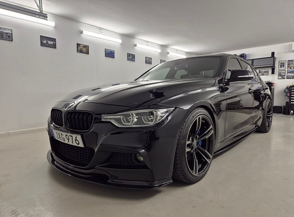 BMW 340i 2 of 5