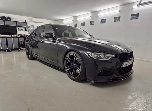 BMW 340i 3 of 5