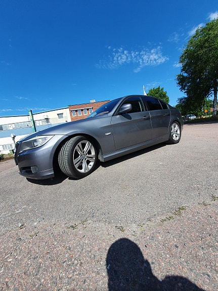 BMW 320i 6 of 30