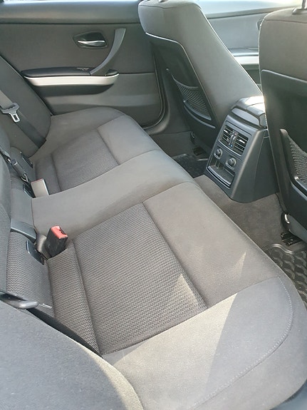 BMW 320i 13 of 30
