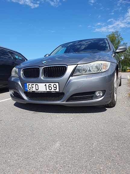 BMW 320i 23 of 30