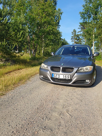 BMW 320i 20 of 30