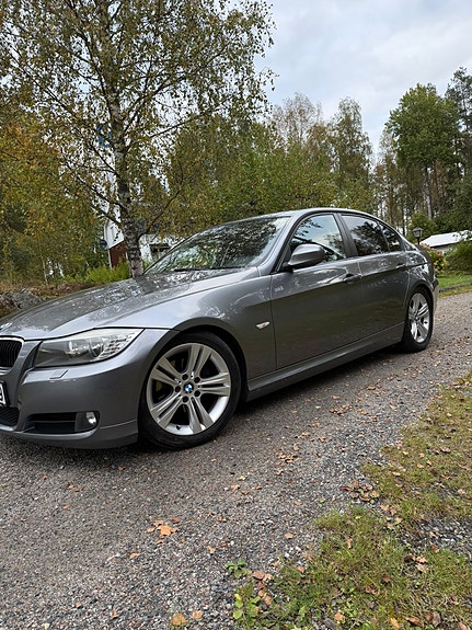 BMW 320i 30 of 30
