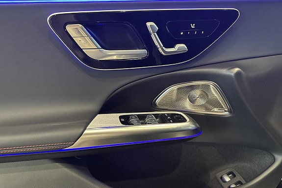 Mercedes-Benz E53 12 of 23