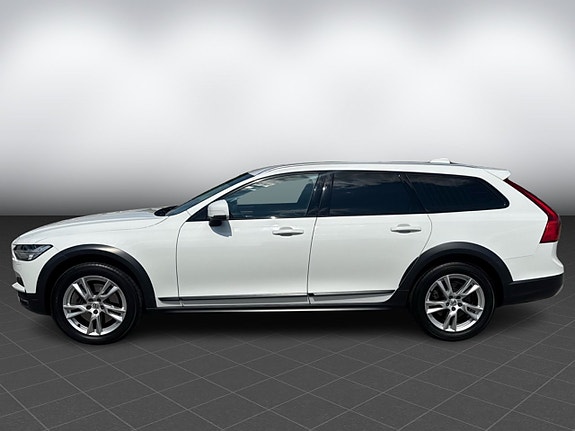 Volvo V90 Cross Country 5 of 5