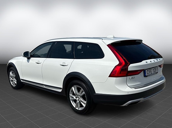 Volvo V90 Cross Country 4 of 5