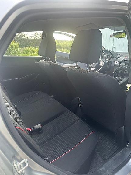 Mazda 2 11 of 13