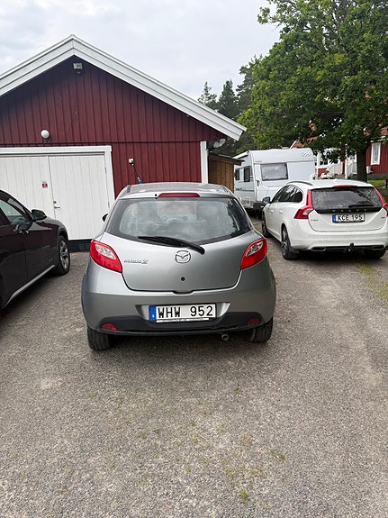 Mazda 2 2 of 13