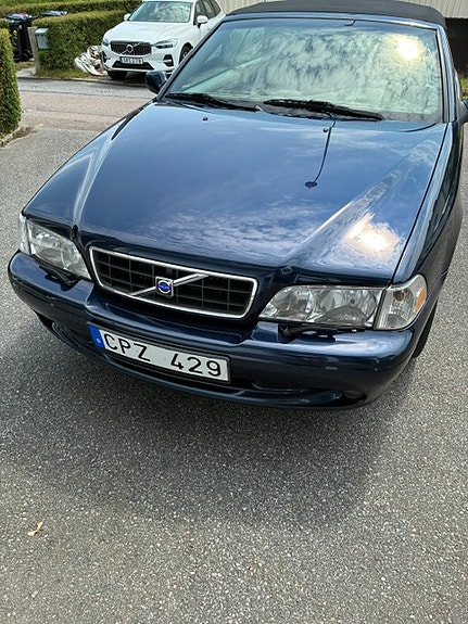 Volvo C70 2 of 5