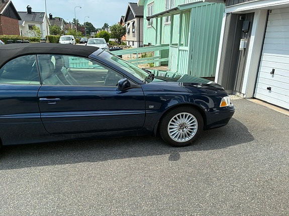 Volvo C70 3 of 5