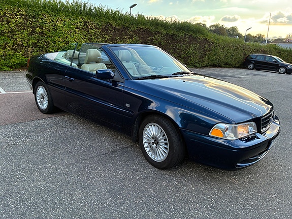 Volvo C70 2 of 16