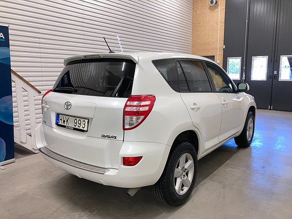 Toyota RAV4 5 of 5
