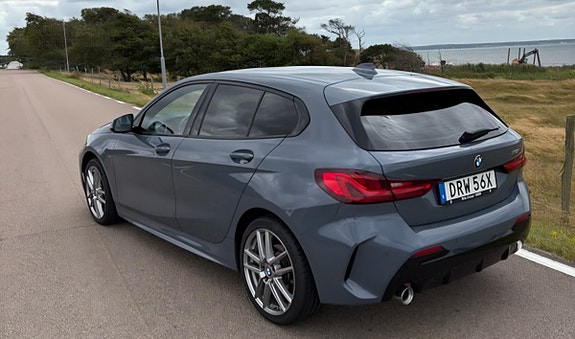 BMW 118i 4 of 6