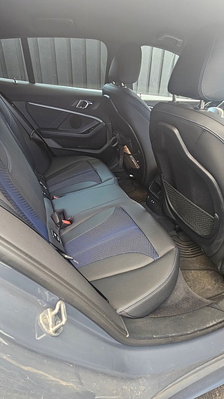 BMW 118i 3 of 4