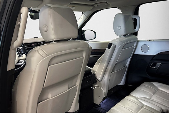 Land Rover Discovery 16 of 25