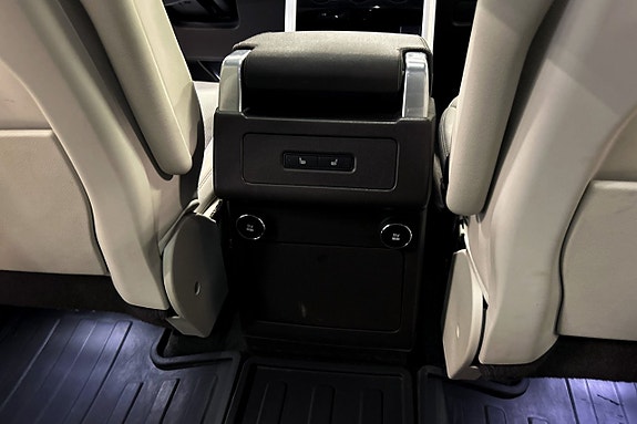 Land Rover Discovery 19 of 25