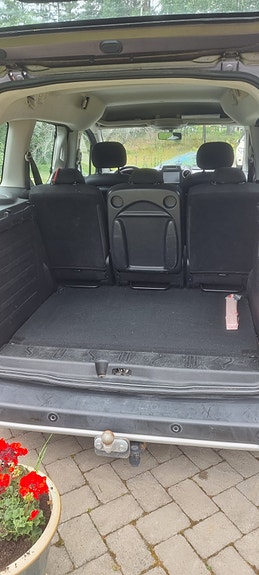 Peugeot Partner Tepee 4 of 5