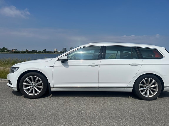 Volkswagen Passat 4 of 5