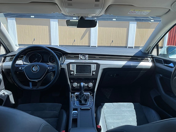 Volkswagen Passat 6 of 6