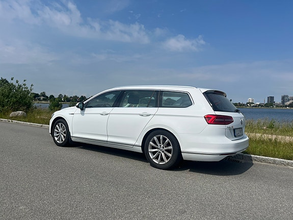 Volkswagen Passat 3 of 5