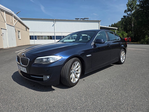 BMW 528i 4 of 5