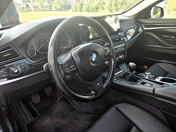 BMW 528i 5 of 6
