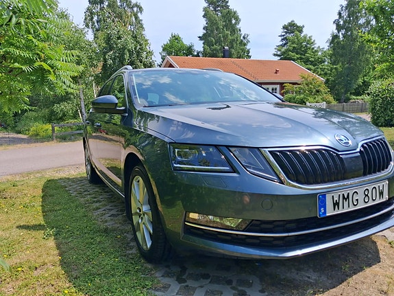 Skoda Octavia 2 of 5